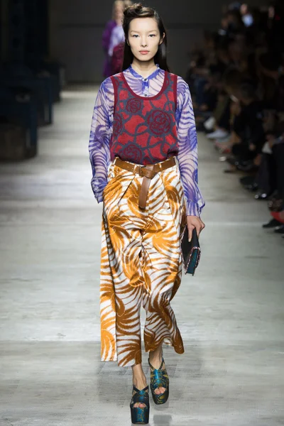 Look 33